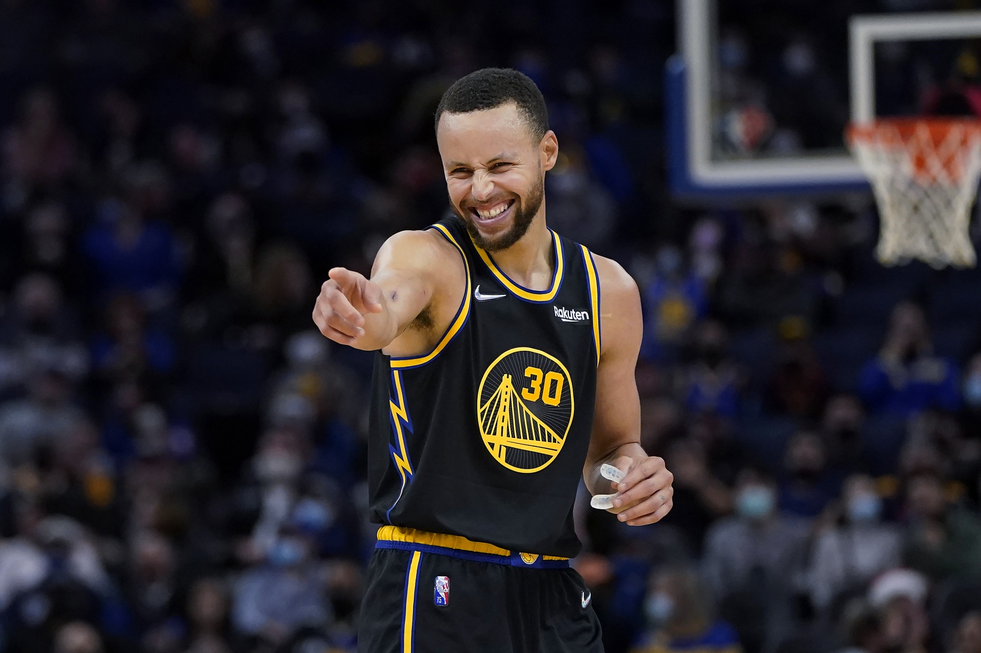 Watch Steph Curry Destroy a Kid in One-on-One Basketball Game