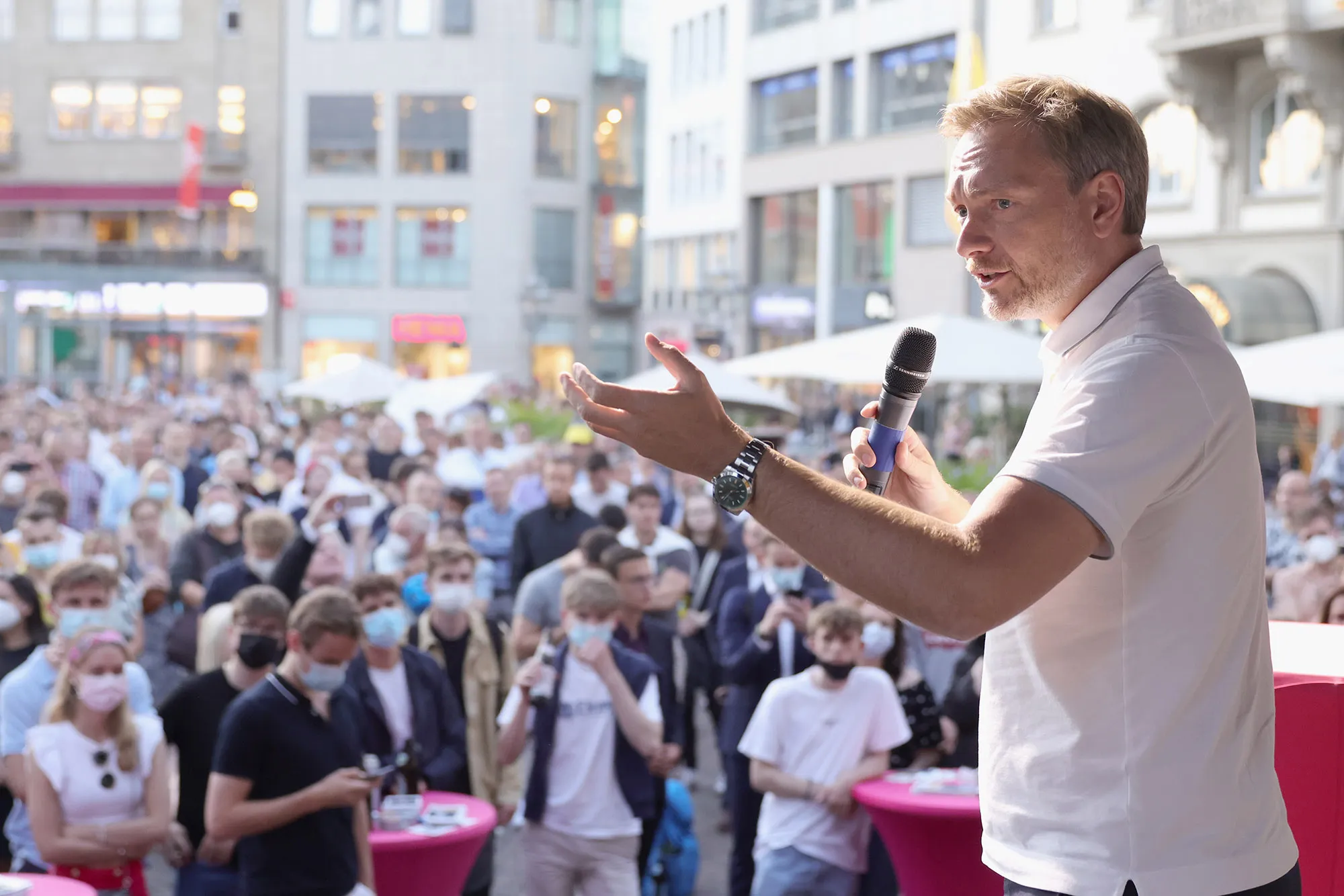 Christian Lindner speaks at an election campaign stop in Bonn, Germany, on Sept. 1.