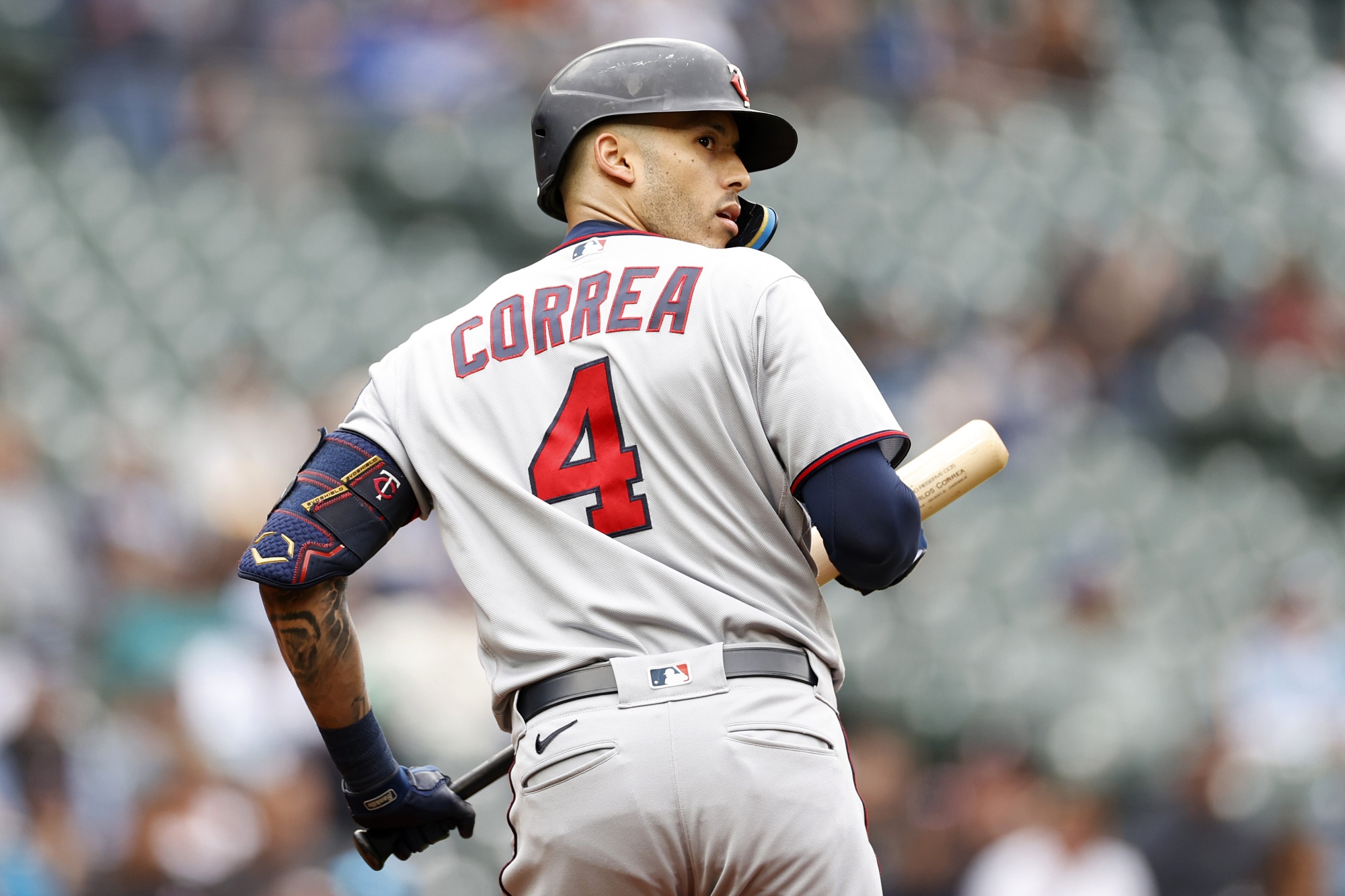 Carlos Correa signing record MLB free agent deal with Twins