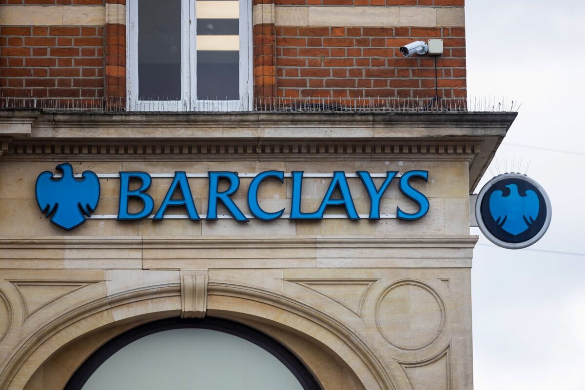 featured image thumbnail for post Barclays to Add Singapore as Private Bank Booking Center by 2026