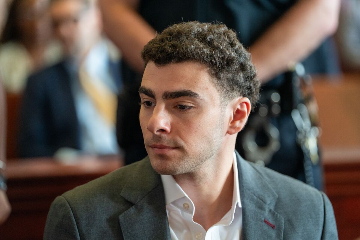 Luigi Mangione Expected to Plead Guilty to Federal Stalking Charges