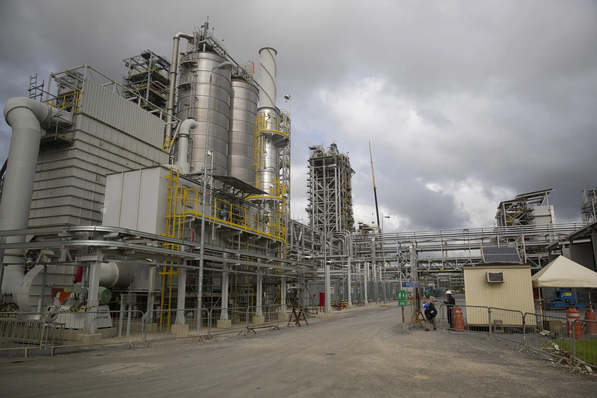 Workers at a Braskem Idesa&nbsp;plant in Coatzacoalcos, Mexico.