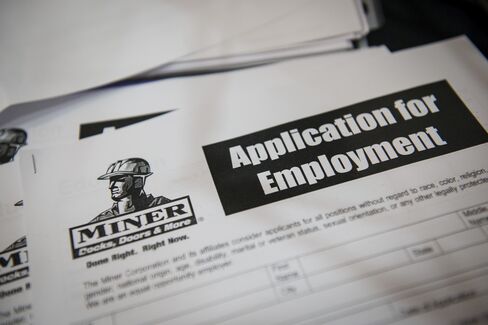 Jobless Claims In U.S. Hold Below 300,000 For Sixth Week