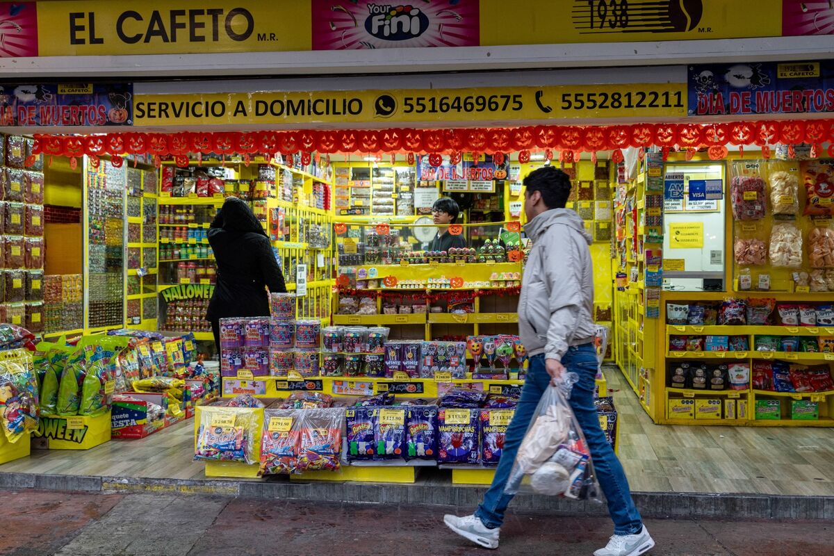 Mexico Annual Inflation Slows, Backing Banxico Key Rate Cut