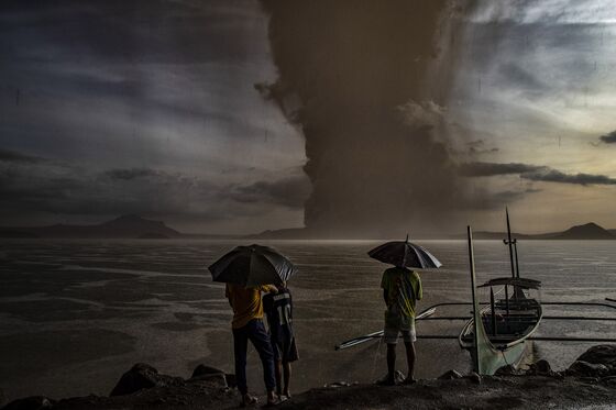 Philippine Tourists Bracing for Worst as Volcano Brings Its Fury
