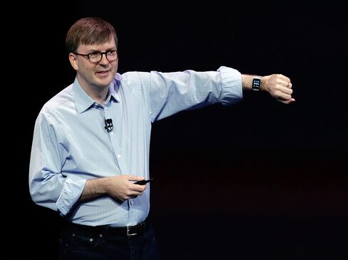 Apple's Kevin Lynch demonstrates the new Apple Watch on Sept. 9, 2014, in Cupertino, Calif.