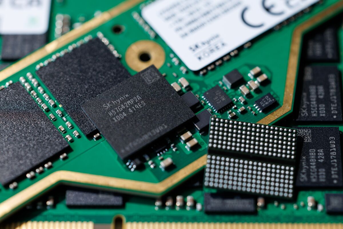 China’s open-weight AI models are prompting US players to reconsider their strategy.