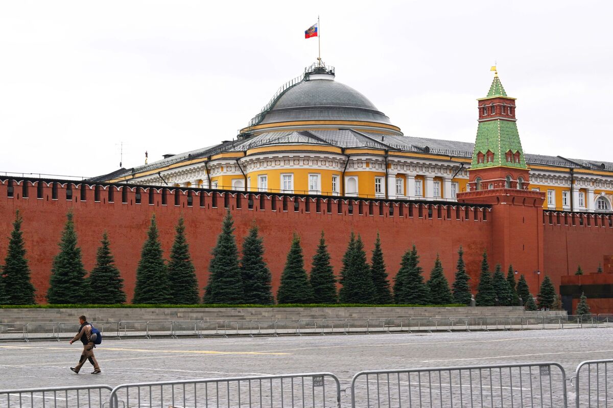 Kremlin Vows to Defend Its Ships in the Baltic by All Legal Ways