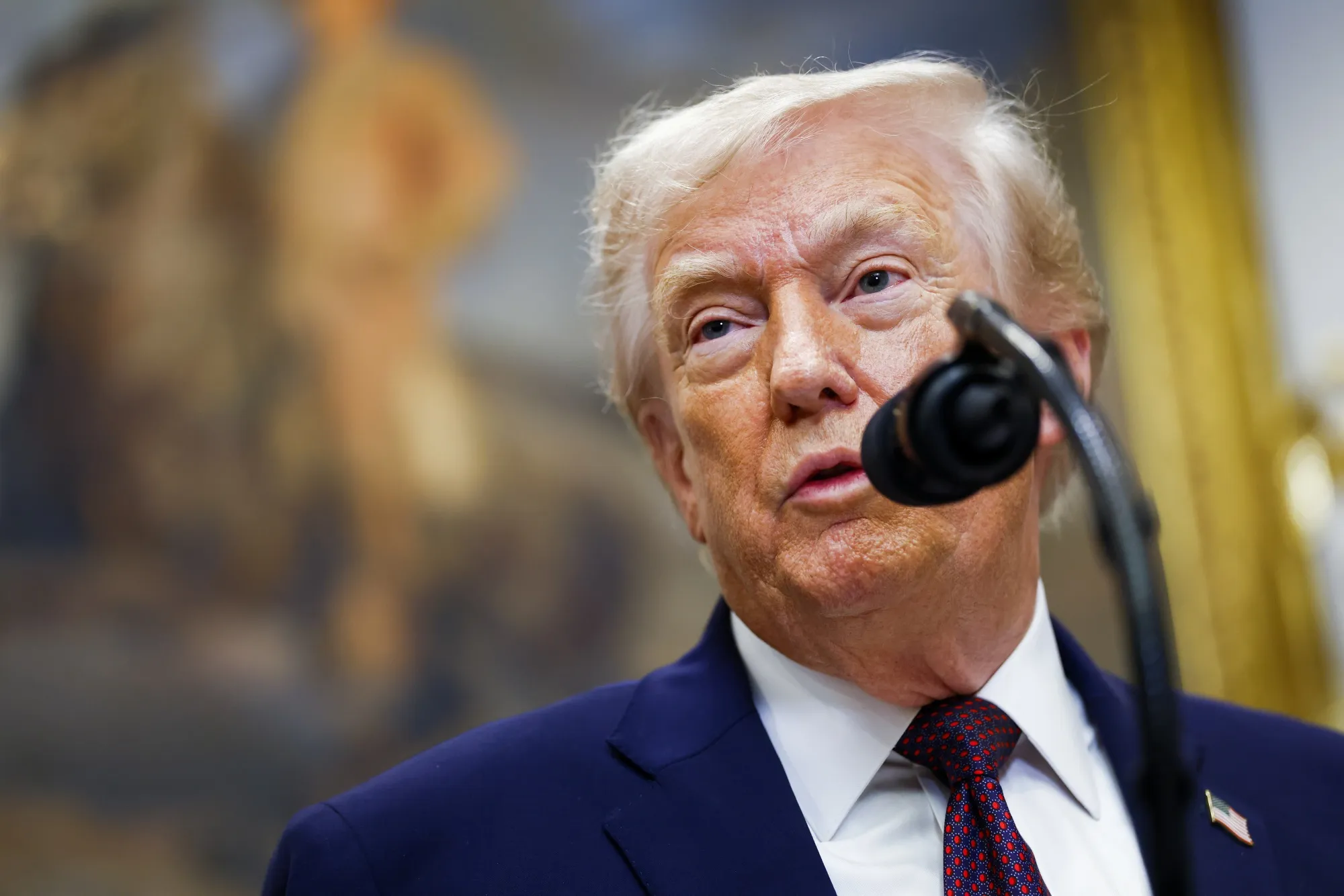 トランプ大統領、パウエルFRB議長解任の可能性はまだあると発言 - Bloomberg