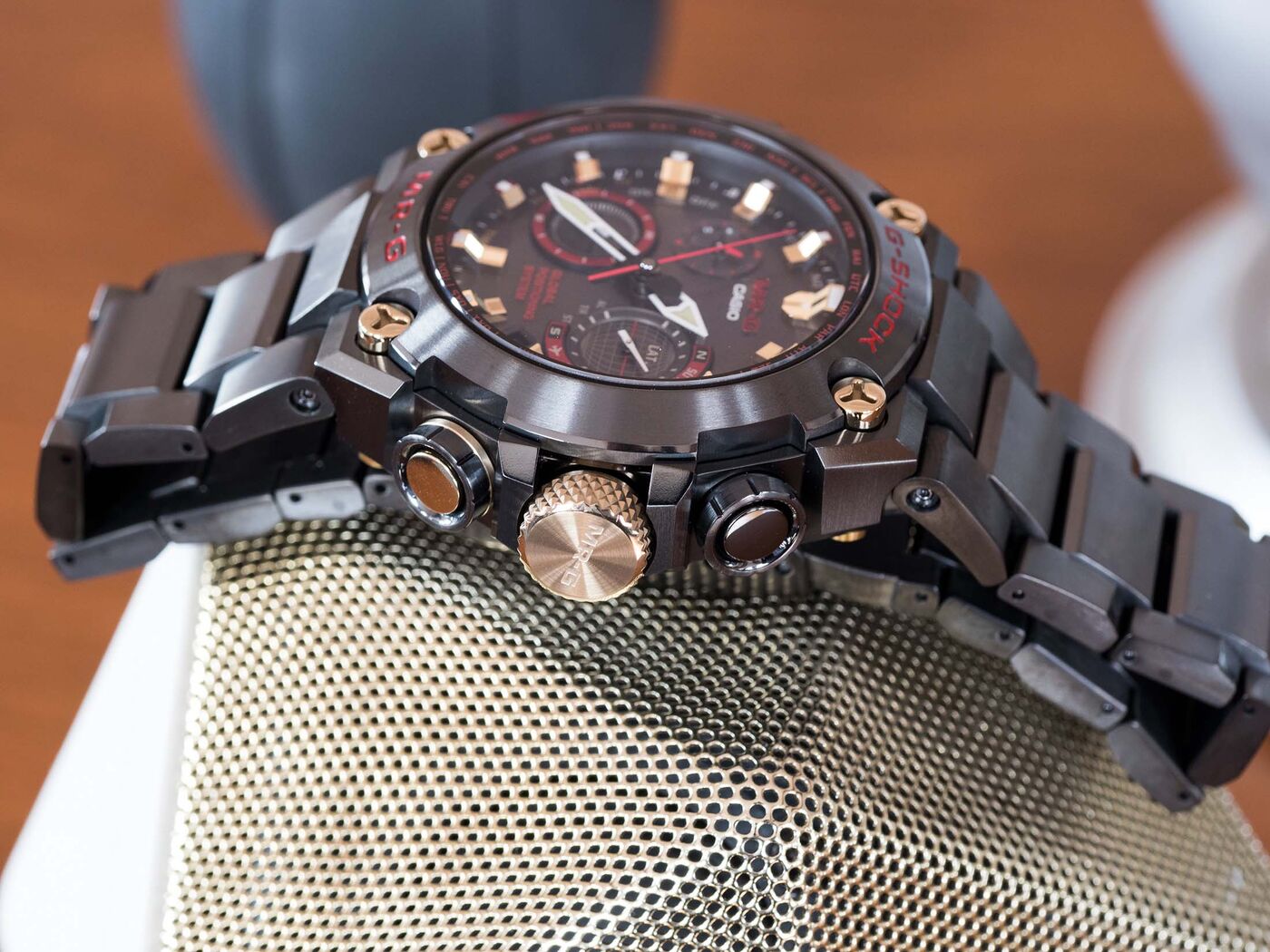 g shock akazonae