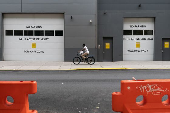 New York City Warehouse Storing Million-Dollar Art to Shut Down