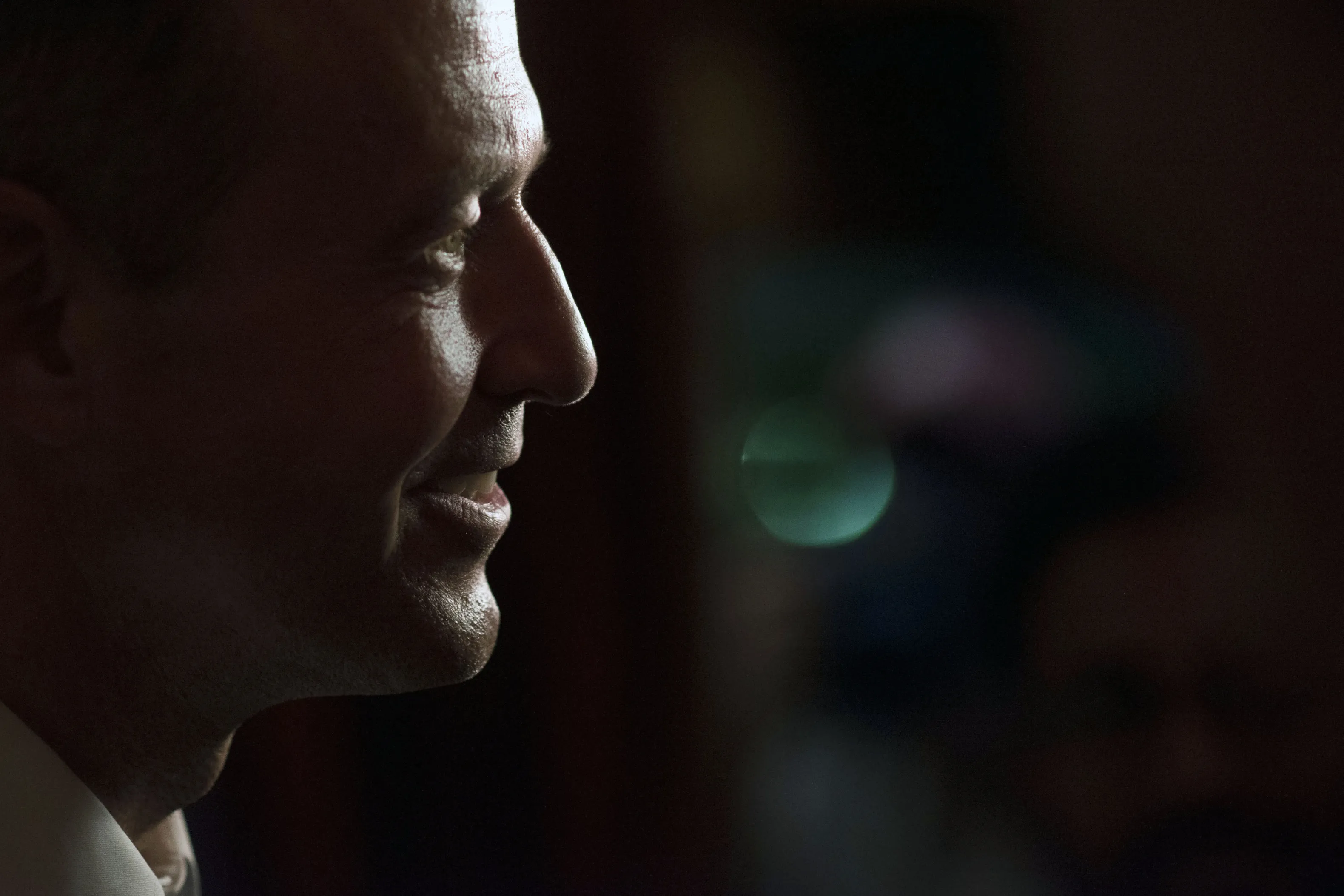 Martin O'Malley, former governor of Maryland and 2016 Democratic presidential candidate, speaks to reporters in the Sanctuary Pub during a campaign stop in Iowa City, Iowa, U.S., on Thursday, June 11, 2015. O'Malley, who has spent months laying the groundwork for a run, with trips to the key early-voting states of Iowa and New Hampshire, aims to position himself as a progressive and a fresh face for a new generation.
