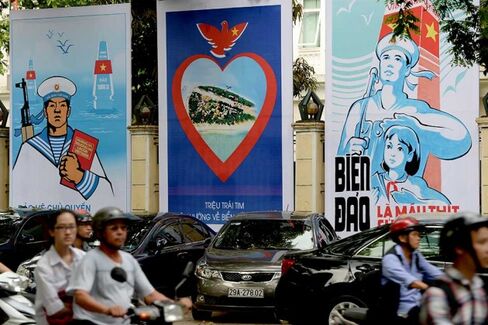 Why Vietnam Can't Count on Its Neighbors to Rally Against China