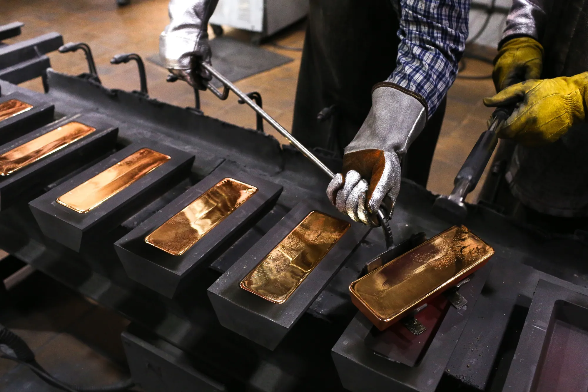 Gold Production At The JSC Krastsvetmet Precious Metals Plant