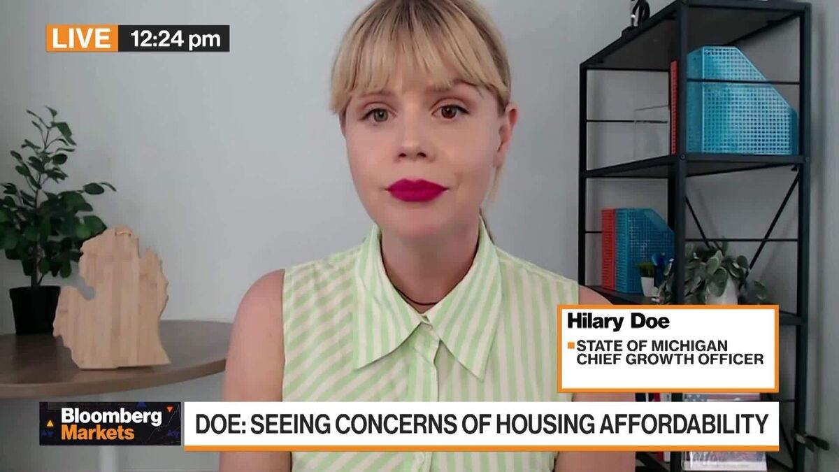 College Grads Eye Moving to Escape High Living Cost