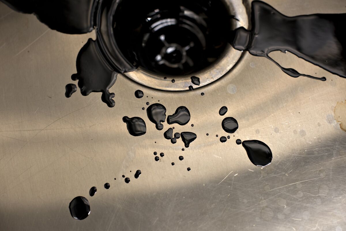 Dwindling US Oil Inventories Are a Warning to Global Markets