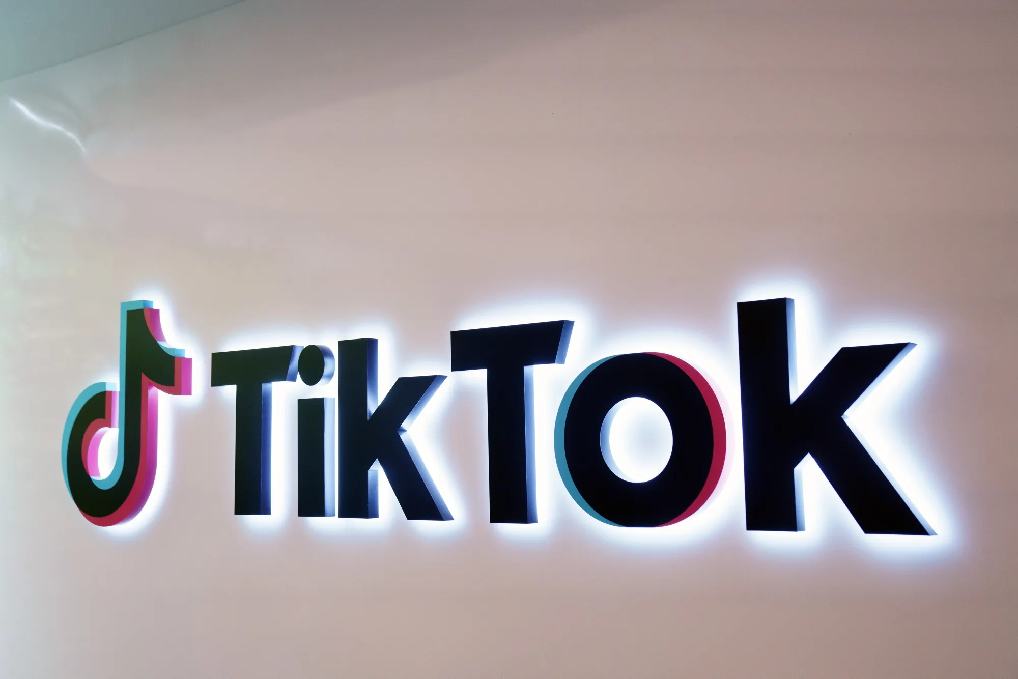 TikTok Has Few Avenues to a Deal in Face of Potential US Ban 