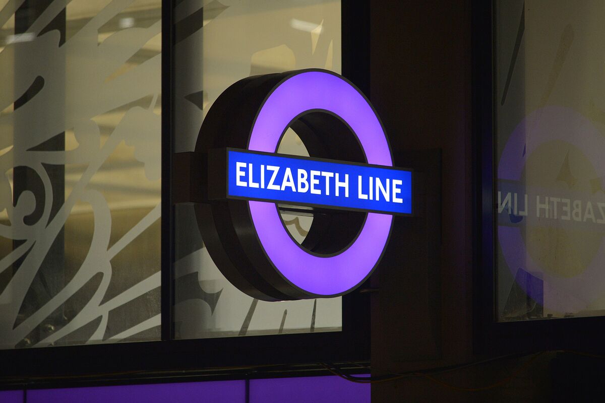 London S Overdue Elizabeth Line In Final Tests To Open In 2022 Bloomberg   1200x800 