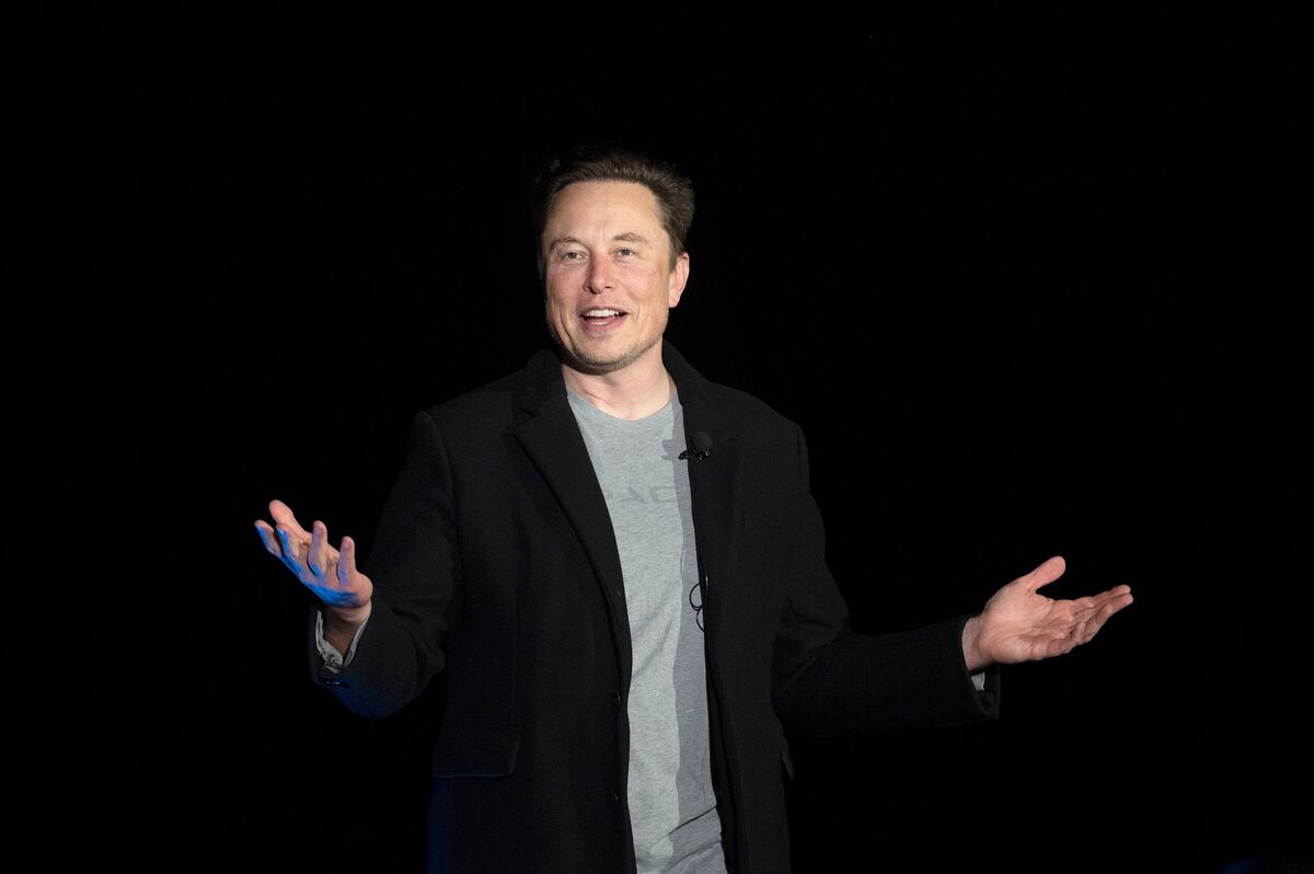 Musk, Tesla, SpaceX Are Sued for Alleged Dogecoin Pyramid Scheme - Bloomberg