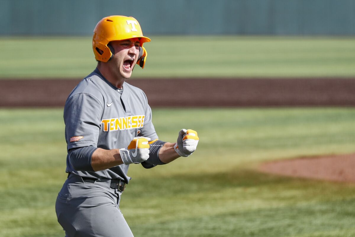 No. 1 Tennessee, 4 Other Teams Lock Up NCAA Regional Titles - Bloomberg
