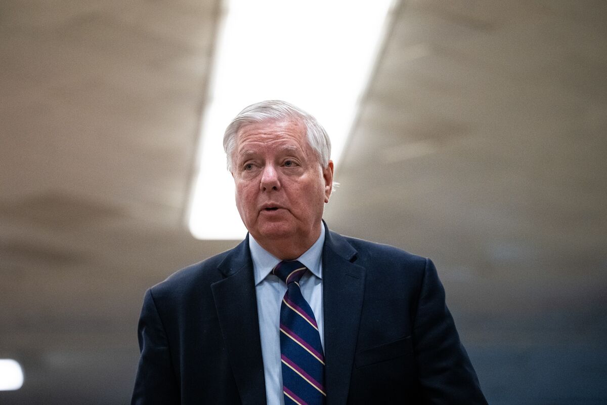 Graham’s Death Leaves Void for Trump, Global Allies