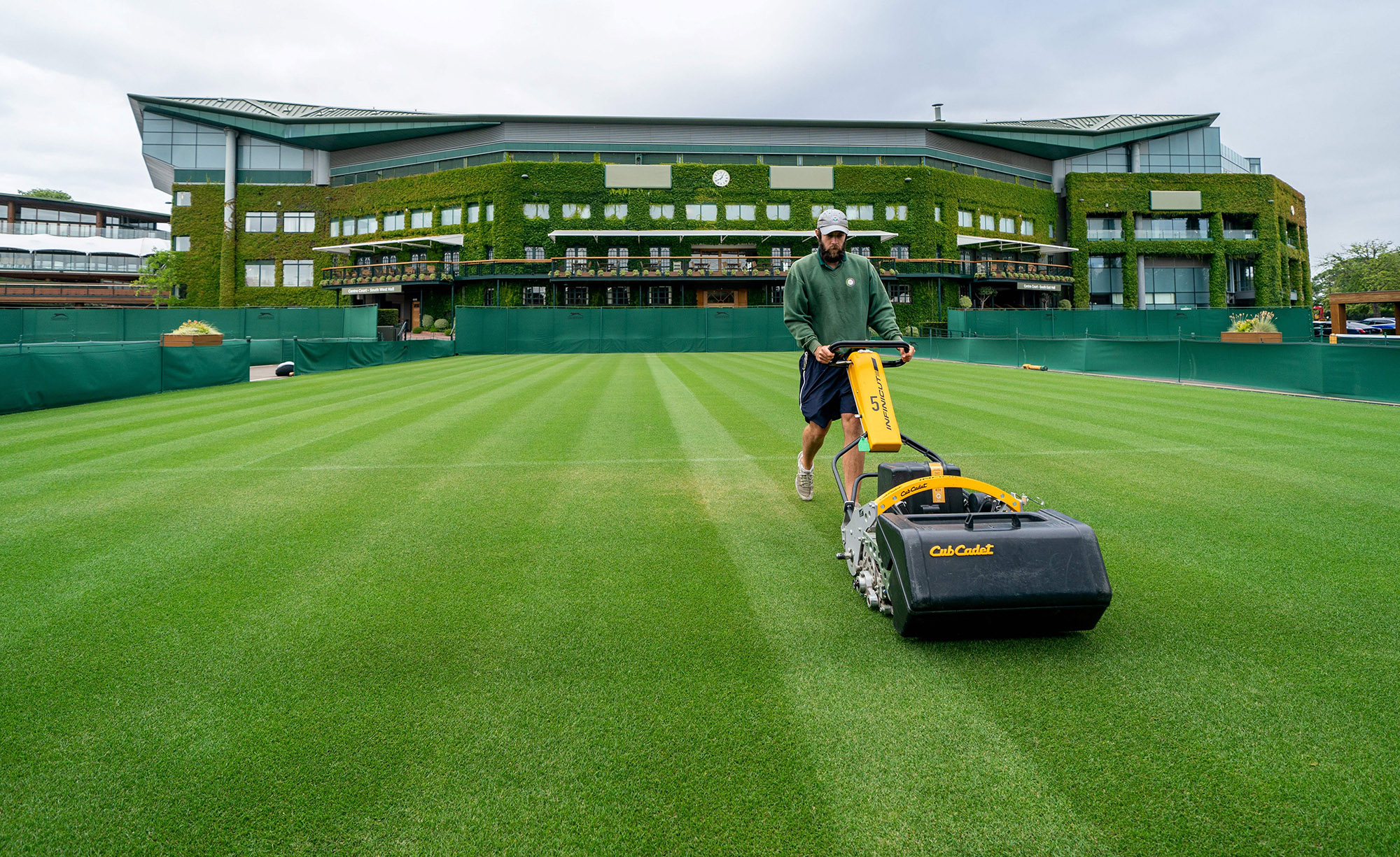 Call It the John Isner Rule: Wimbledon Plans to Add a Final-Set Tiebreaker  - The New York Times