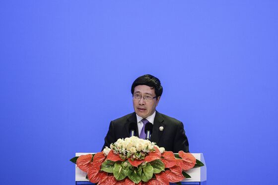 Vietnam Foreign Minister Warns of Escalation in South China Sea
