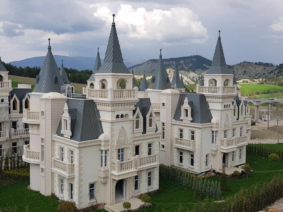 Builder of $200 Million Turkish Chateaux Project Goes Bankrupt - Bloomberg