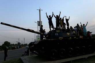 TOPSHOT-PAKISTAN-INDIA-KASHMIR-UNREST-CONFLICT-CEASEFIRE