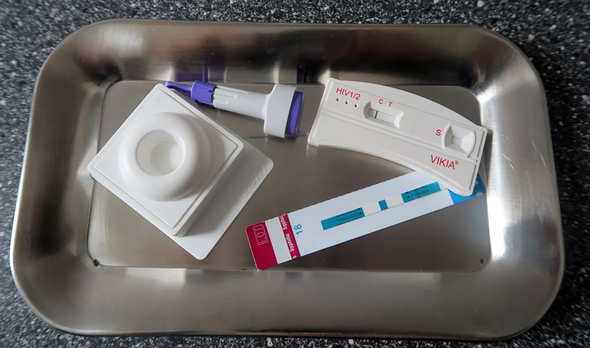 A&nbsp;HIV and syphilis test set.&nbsp;