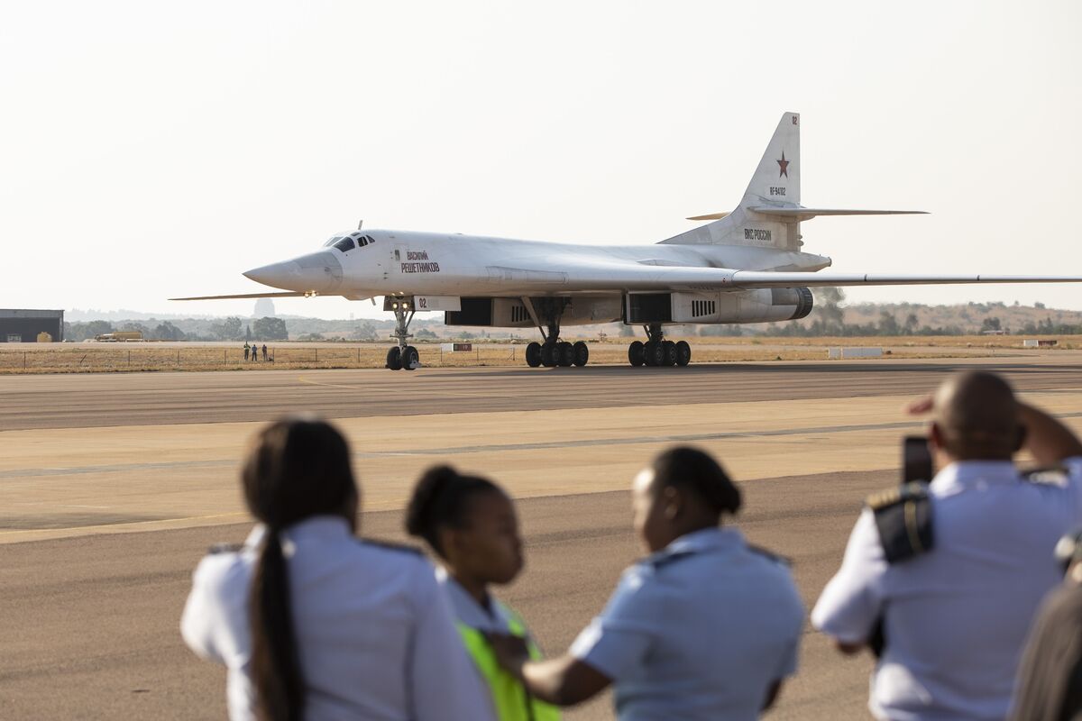 Russian Nuclear Bombers Land In S. Africa In Rare Cooperation - Bloomberg