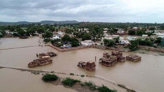 Armed Forces Join Rescue Efforts as India Flood Death Toll Rises