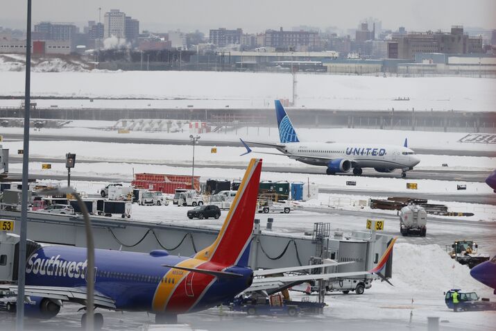 US Travel Chaos Set To Linger As Airlines Try To Restore Flights
