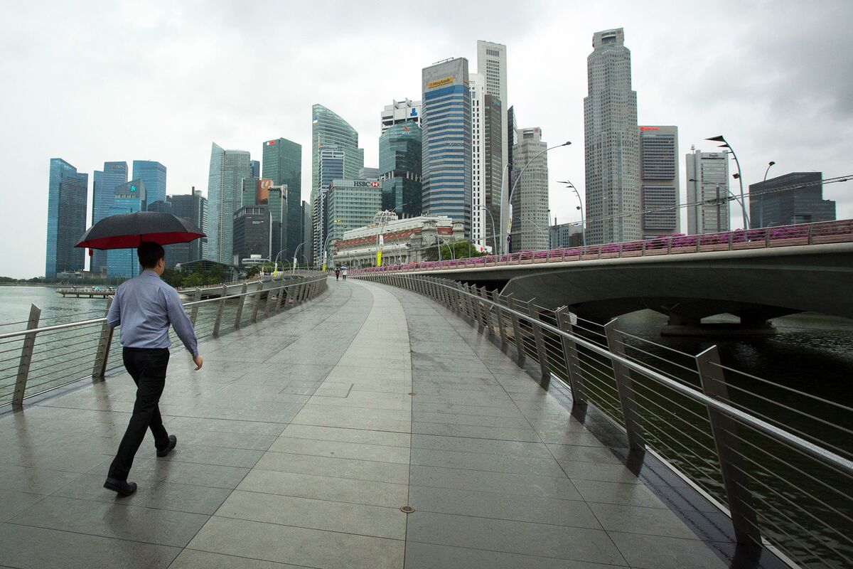 Singapore Retail Investors Use Cheap Cash To Load Up On Stocks - Bloomberg