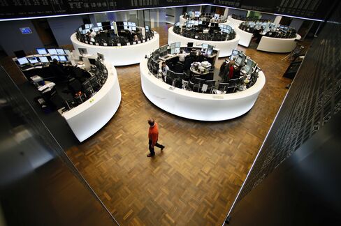 European Stocks Climb to 4 1/2-Year High Before Brussels Summit