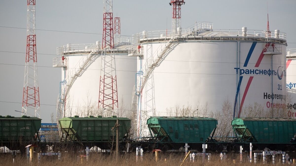 US Urges G-7 Allies to Impose Sanctions on Russian Oil