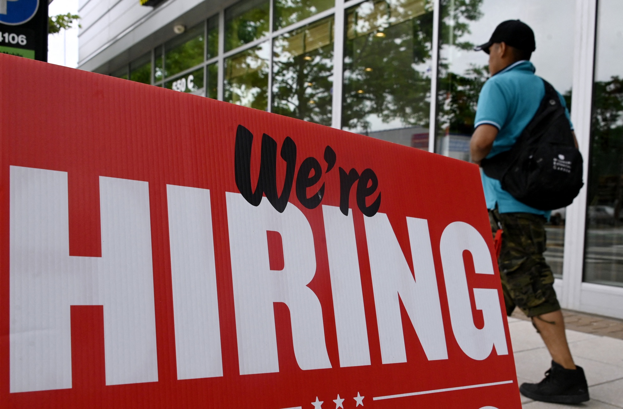 August Jobs Report Subtle Shift Exposes Cracks in the Labor Market