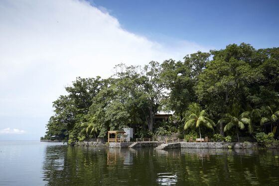 This Private Island Hotel Has Only One Suite