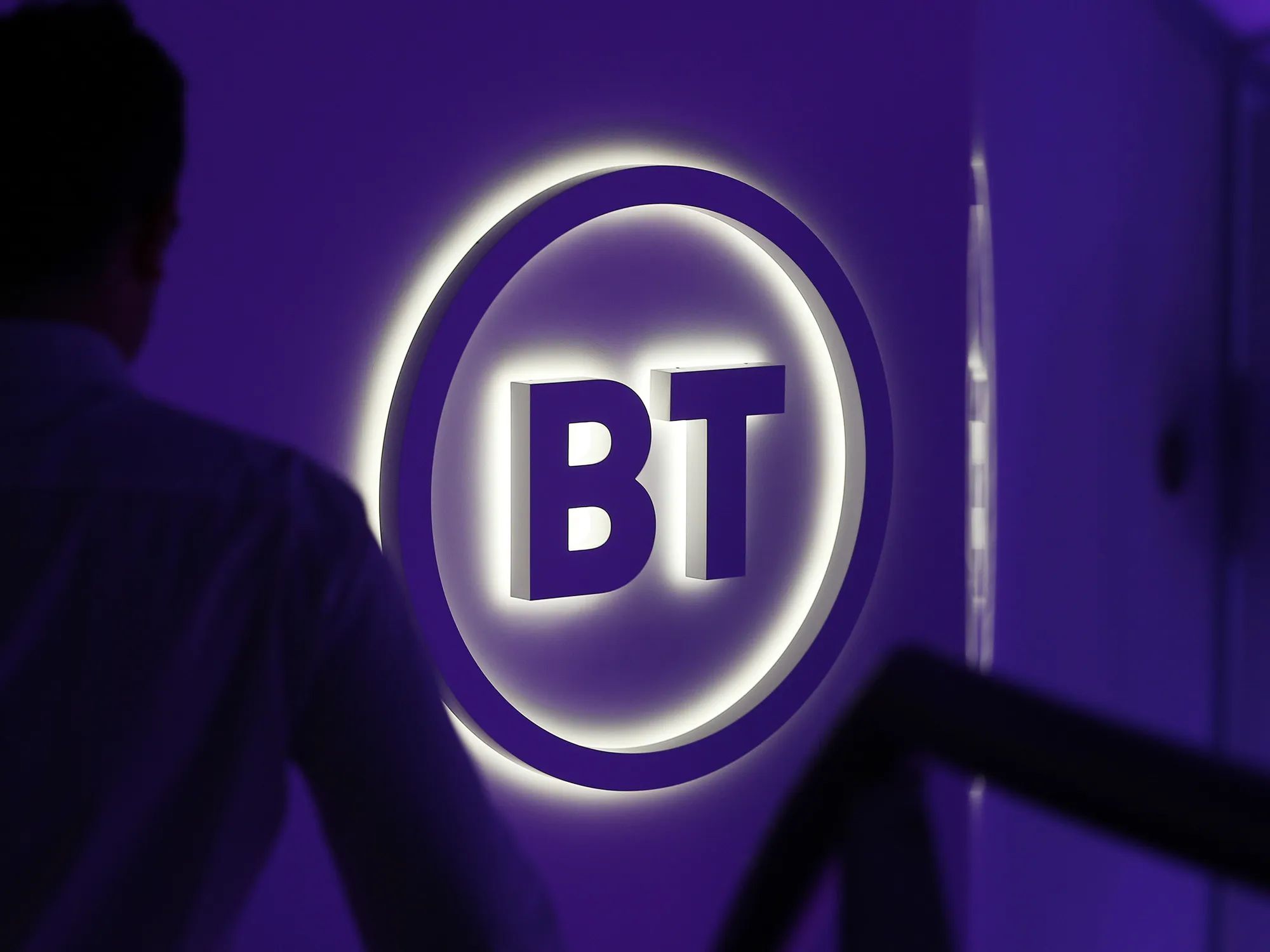 BT Group Plc Starts Customer Service Push in Bid to Defend Market Share