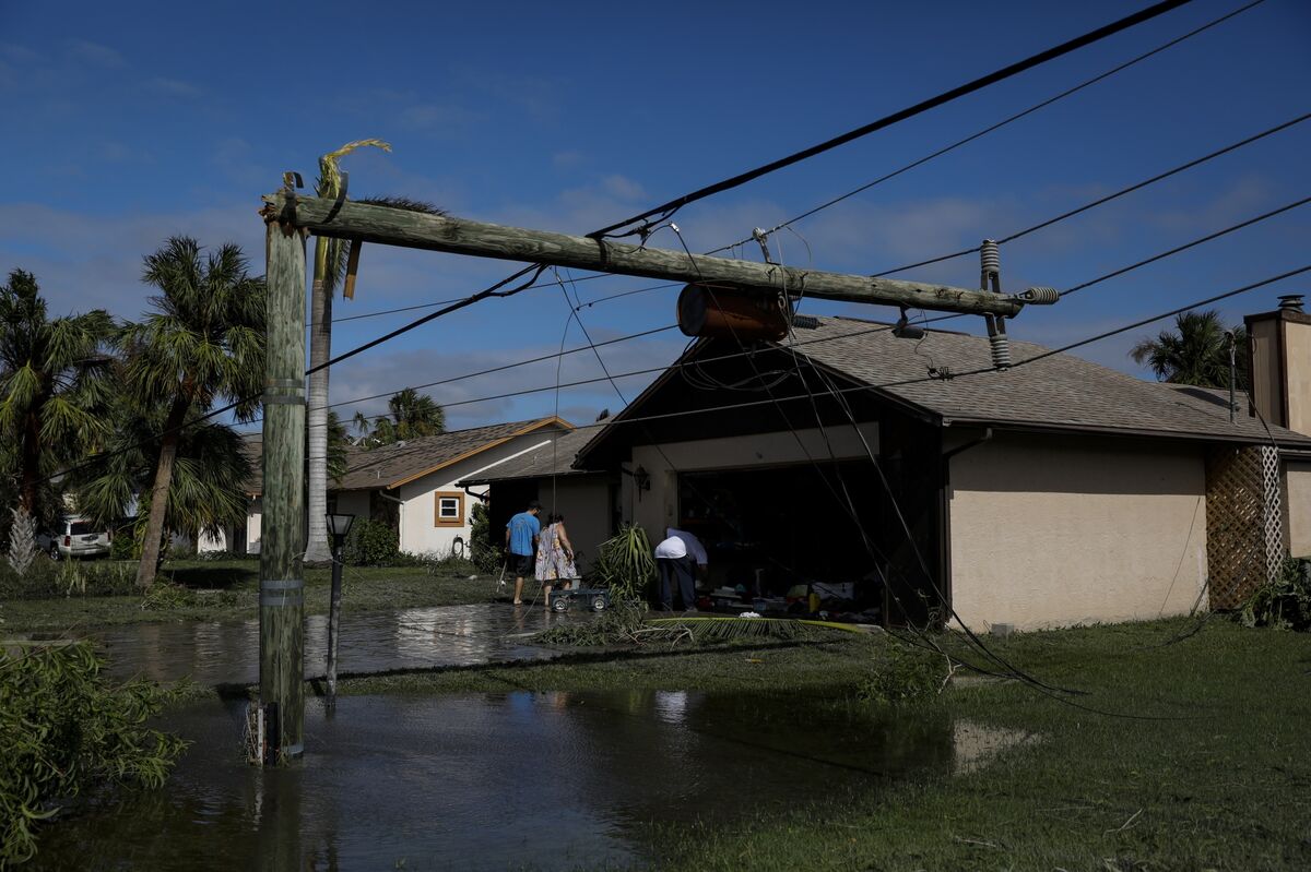 Florida Power Outage May Last a Month for Hardest Hit by Hurricane Ian -  Bloomberg