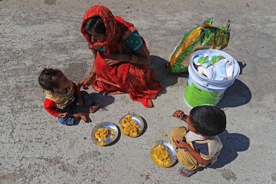 ‘We Will Starve Here’: India’s Poor Flee Cities in Mass Exodus