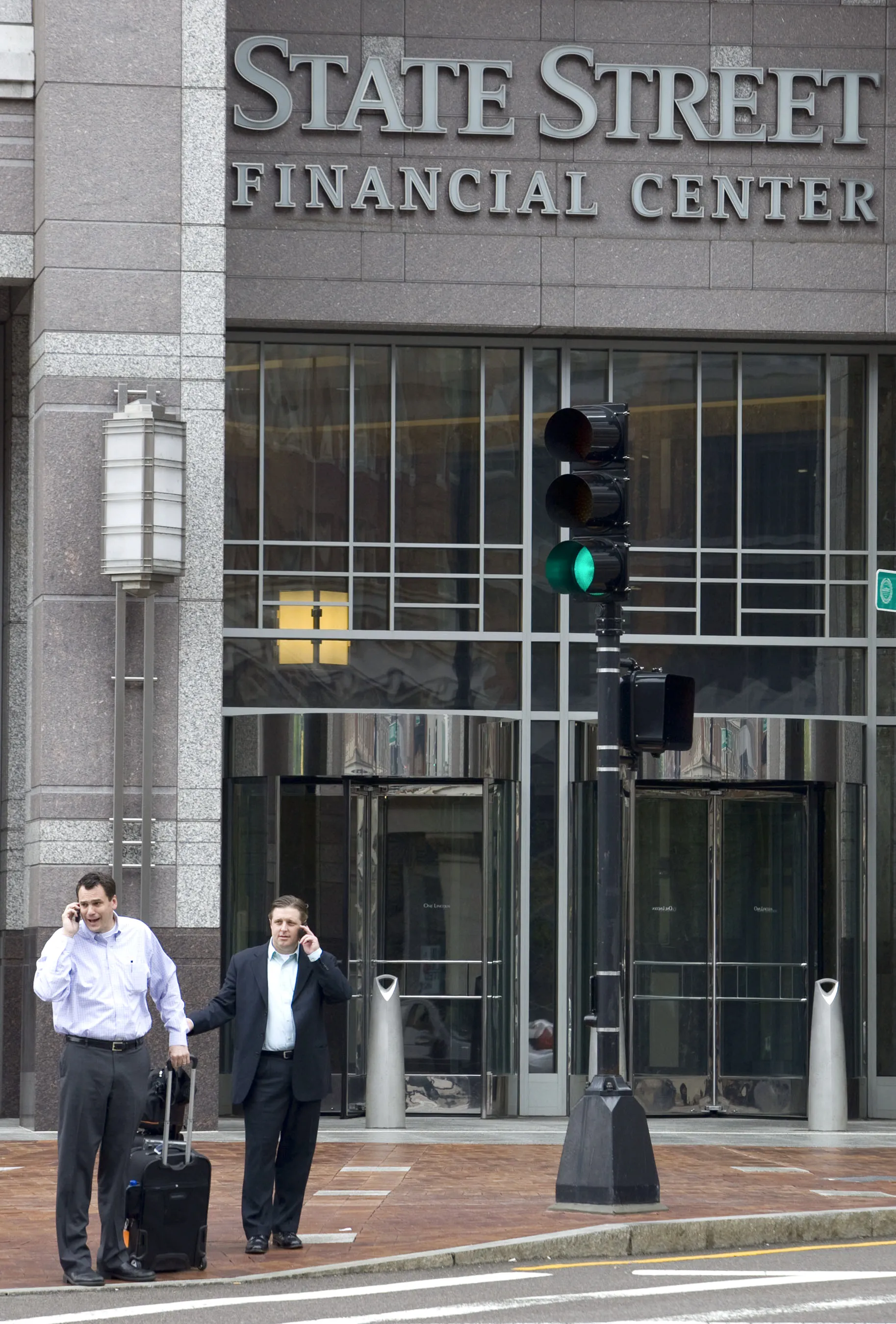 ステート・ストリート:コンデュイット評価損37億ドル､株・社債発行へ - Bloomberg