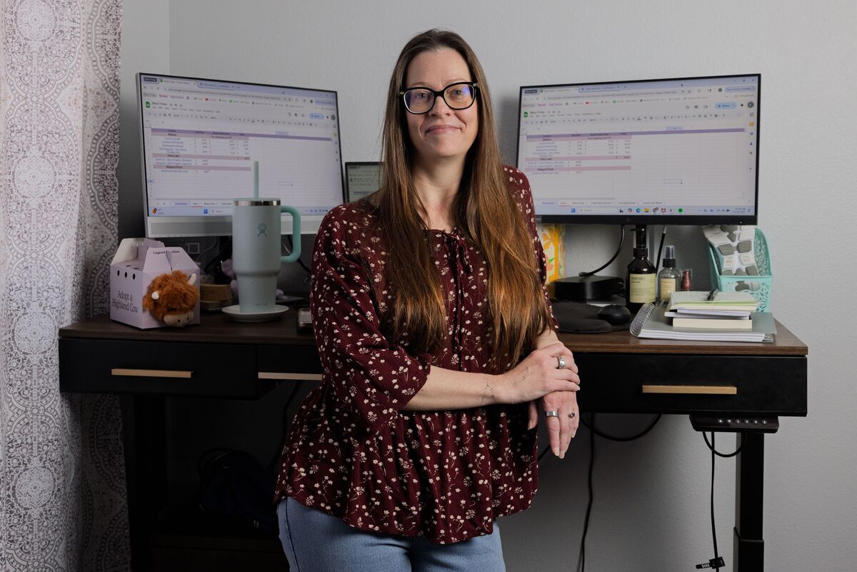 bloomberg.com - Lily Meier - This Black Friday, Dog Food Is In and Luxuries Are Out