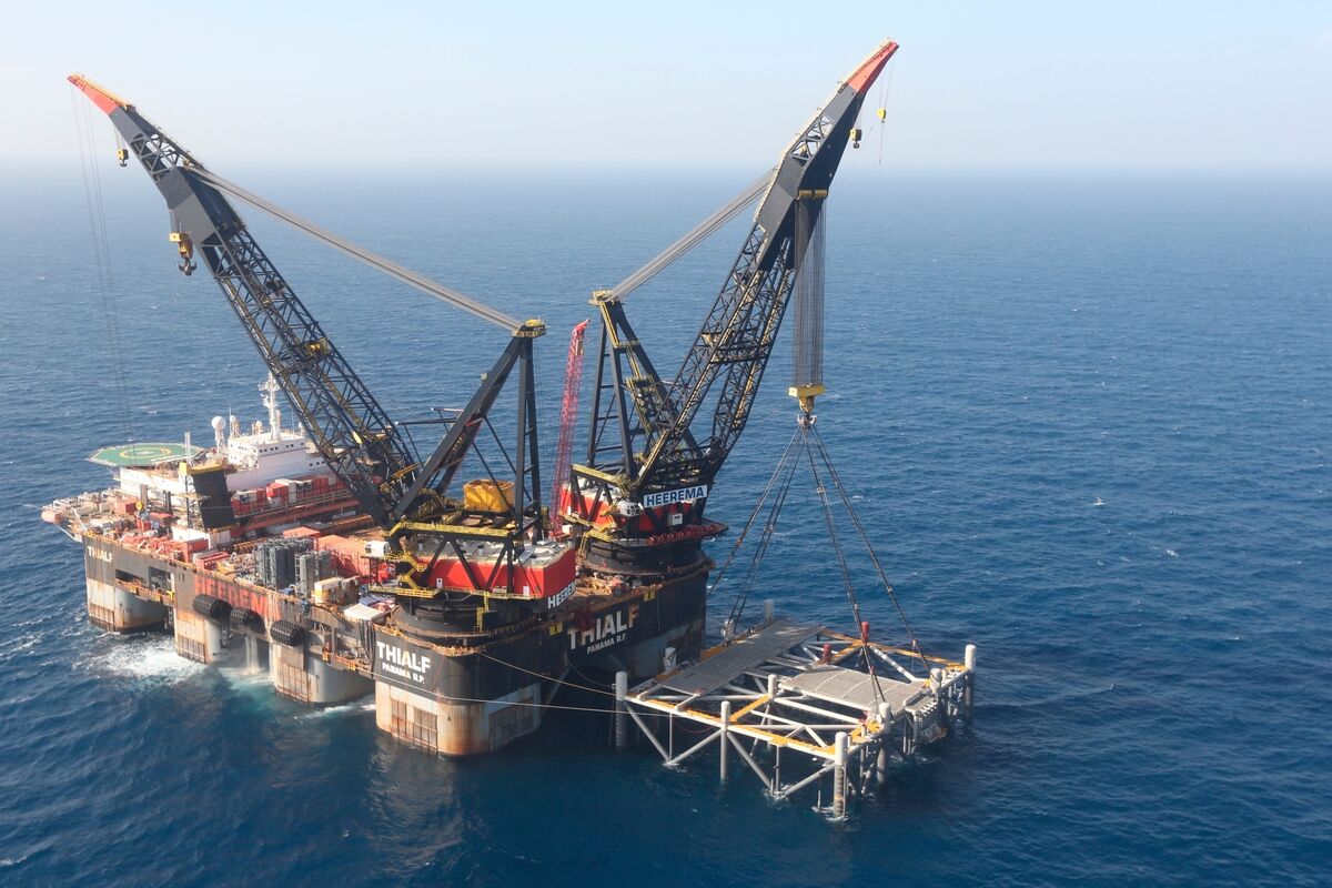 bloomberg.com - Galit Altstein - Israel Resumes Biggest Gas Field After War Shut It for a Month