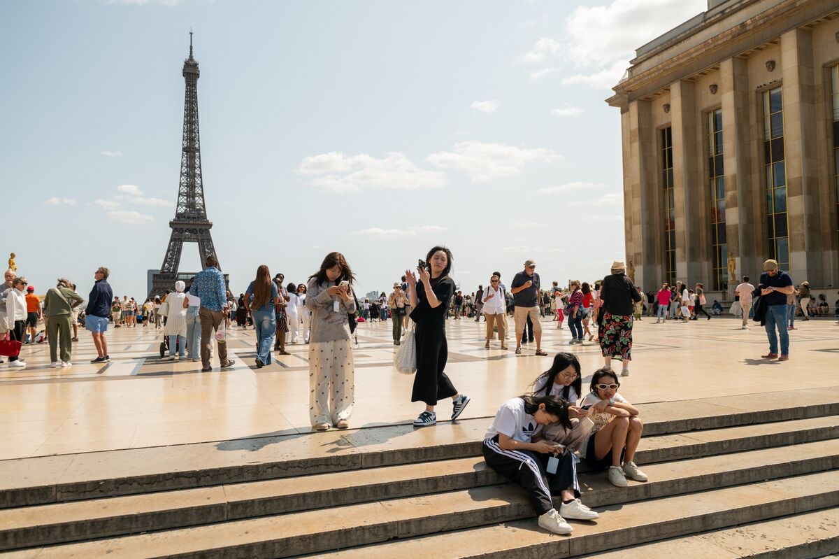 France Rating Downgraded Again as Concerns on Finances Mount