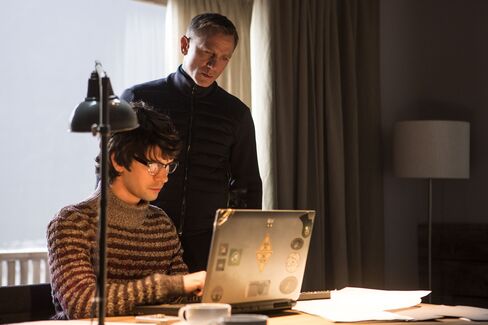 Q wore a Missoni sweater.