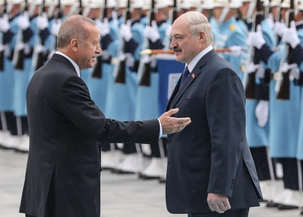 “So 27 EU foreign ministers walk into a bar….”
