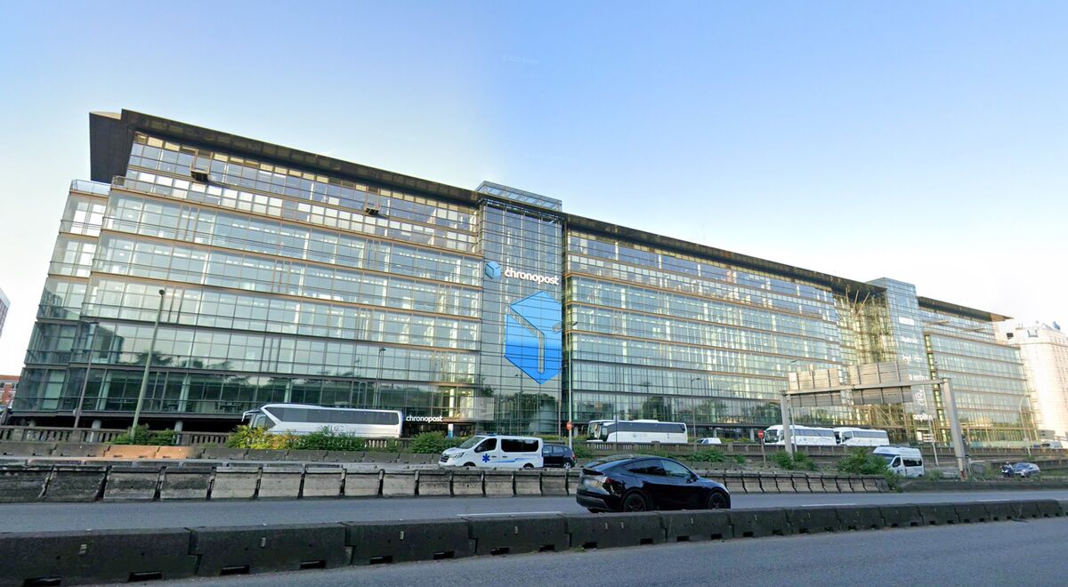 
                            JPMorgan’s Cut-Price Suburban Paris Office Sale Collapses Again