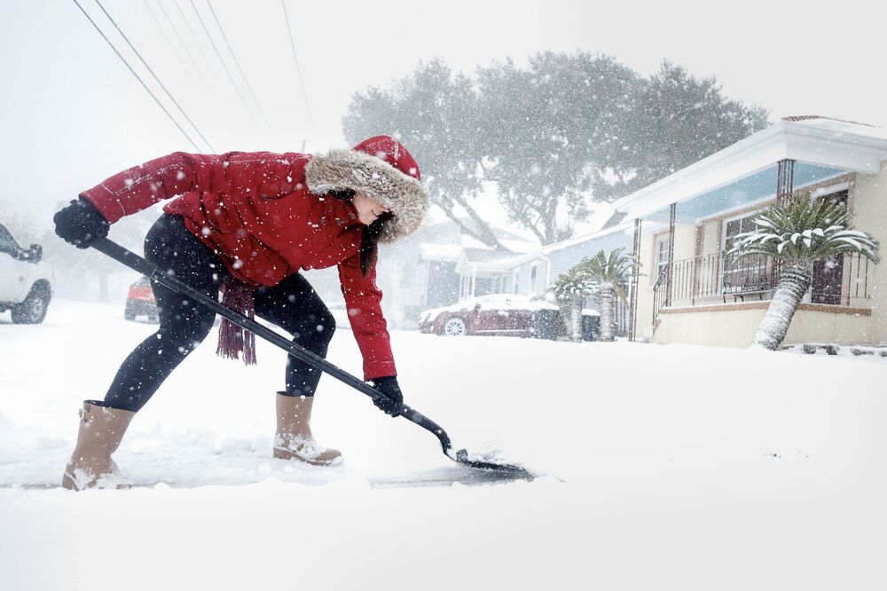 米南部を暴風雪襲う、130年で最悪－記録的な降雪で陸も空も交通