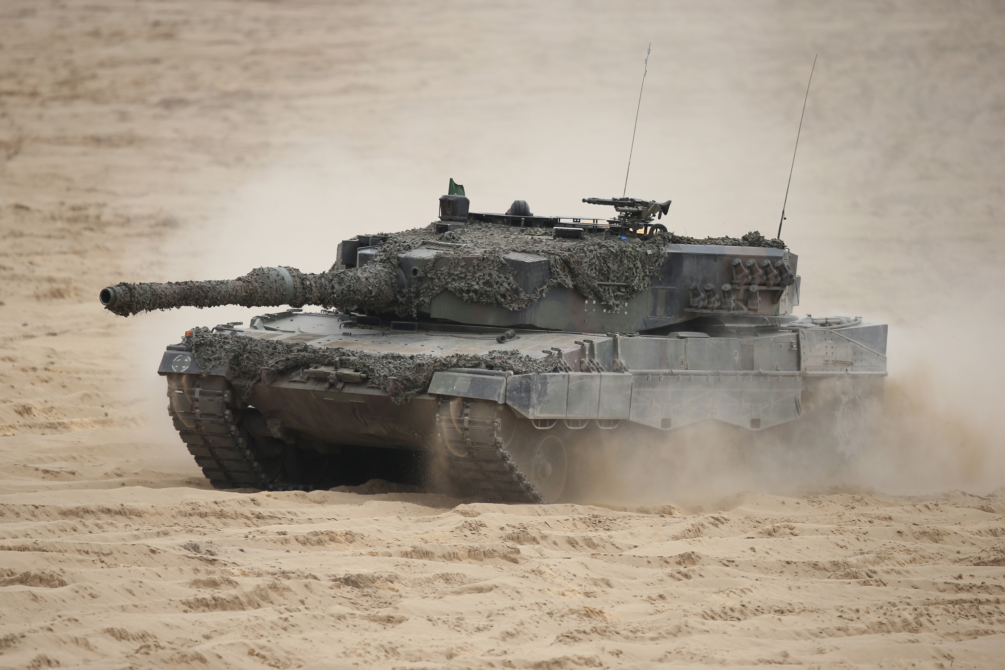 Poland Eyes Prompt German Approval for Leopard Tank Transfer to Ukraine ...